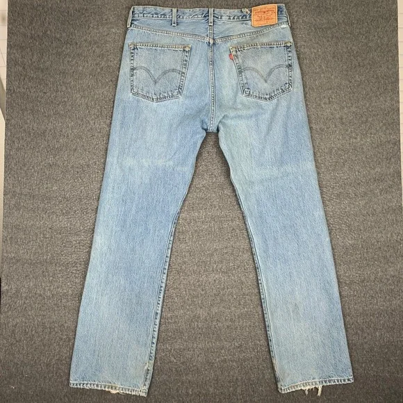Vintage Levis 501 Jeans Mens 38x34 Blue Denim Western Button Fly Whisker Y2K - Picture 6 of 11